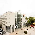 Ibis 3*