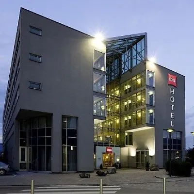 Ibis فندق