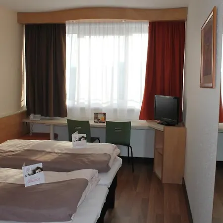 Ibis Hotel 3*